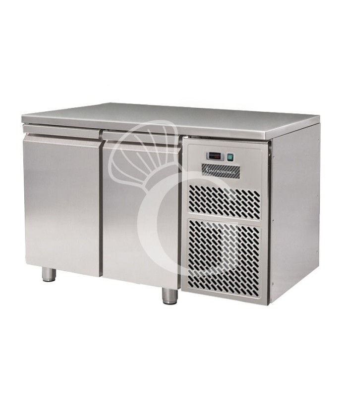 Mesa refrigerada con 2 puertas, profundidad 600 mm y temperatura 0°C/+10°C, con motor a distancia