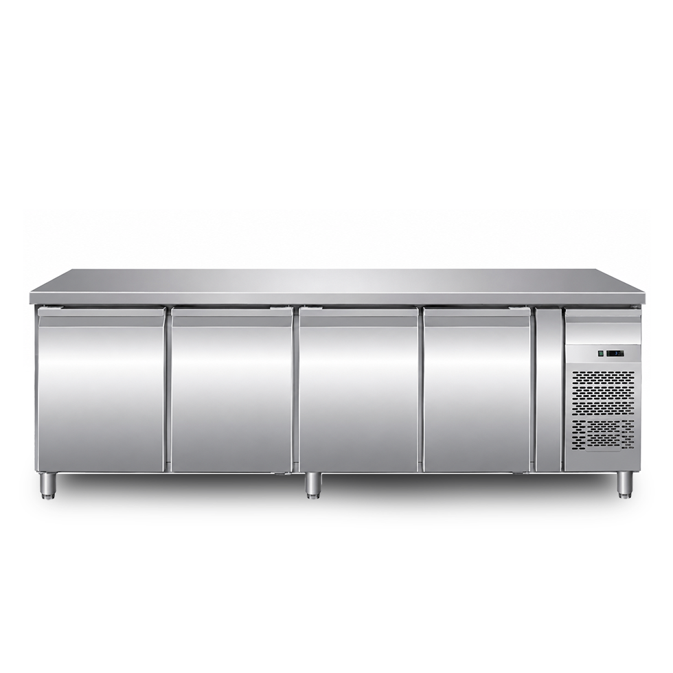 Mesa refrigerada de 4 puertas, con cajón sobre el motor, profundidad 700 mm y temperatura -2°C/+8°C – Clase energética C