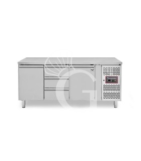 Mesa refrigerada 3 cajones centrales 2 puertas – 18 °C / – 22 °C – Profundidad 700 mm