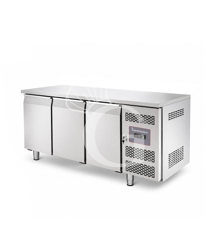 Mesa refrigerada 3 puertas 0°C/+8°C – Clase energética A – Profundidad 700 mm