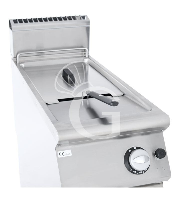 Freidora a gas profesional 21 litros sobre mueble cerrado prof. 900 mm – 1 cuba con quemadores no visibles 19 kW