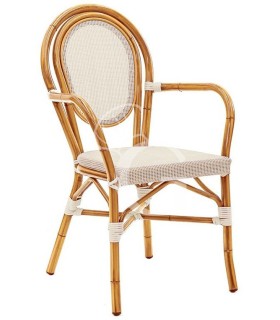 Silla Love con estructura de aluminio barnizado y bambú, asiento y respaldo recubiertos de textilene