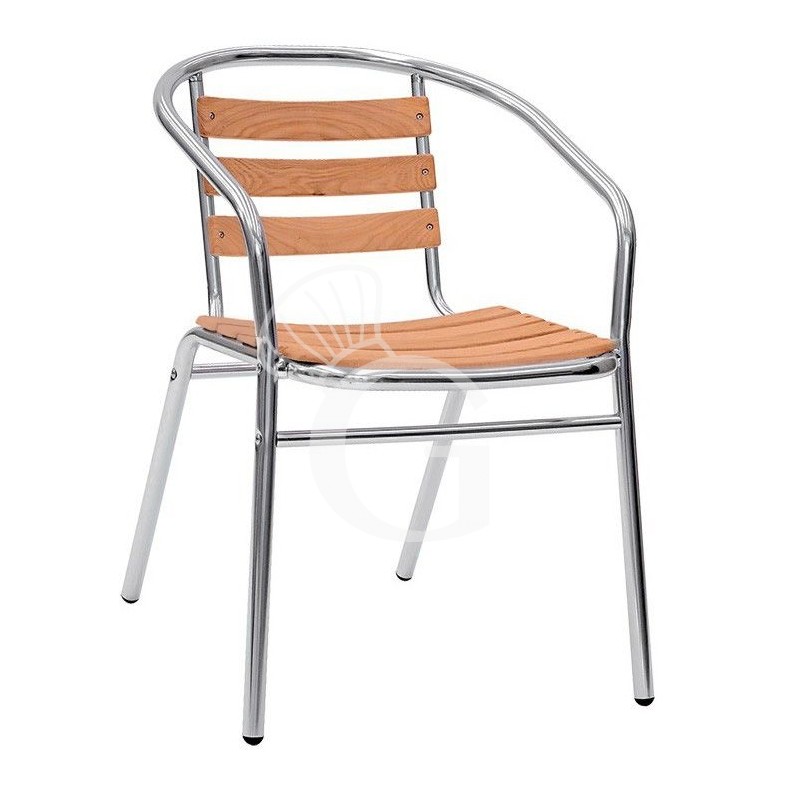 Silla Arco Slim con estructura de aluminio anodizado, asiento y respaldo con listones de roble