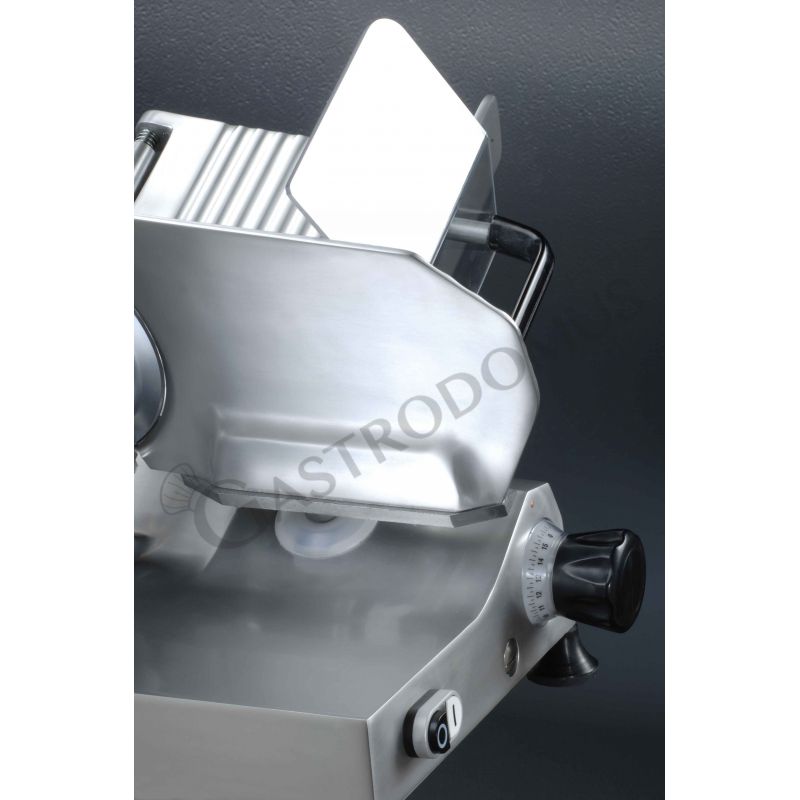 Cortadora de fiambre por gravedad de aluminio, diámetro cuchilla 300 mm, afilador fijo y carrera larga