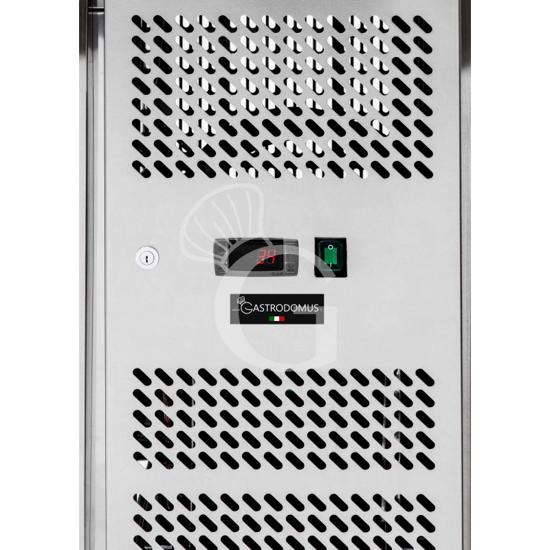 Mesa refrigerada para pastelería 3 puertas P 800 mm -2°C/+8°C encimera de granito, clase de eficiencia energética C