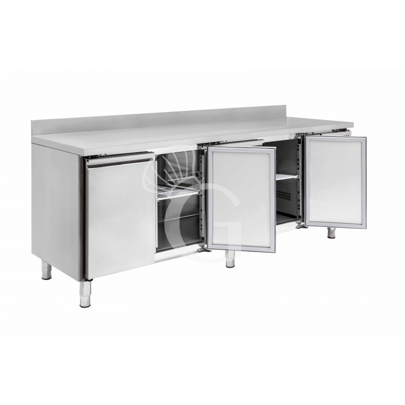 Mesa Refrigerada 4 Puertas con Peto 700 mm de profundidad -2°C/+8°C Clase de eficiencia energética E