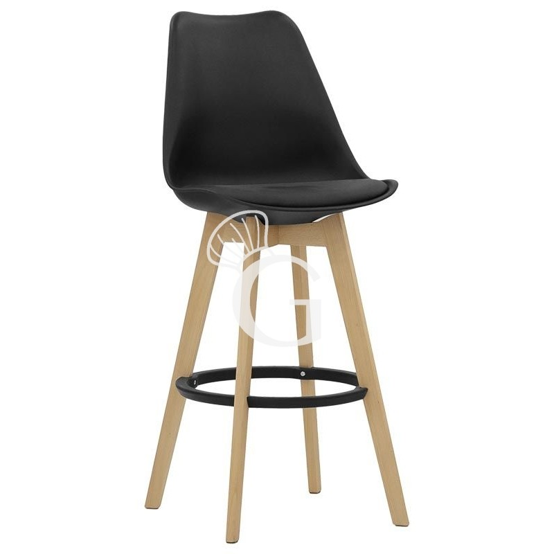 Taburete Ghibli con estructura de roble, carcasa de polipropileno y asiento de cuero sintético