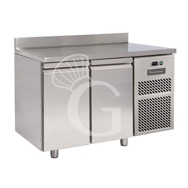 Mesa refrigerada con 2 puertas Peto 700 mm de profundidad  0°C/+10°C - Clase de eficiencia energética C