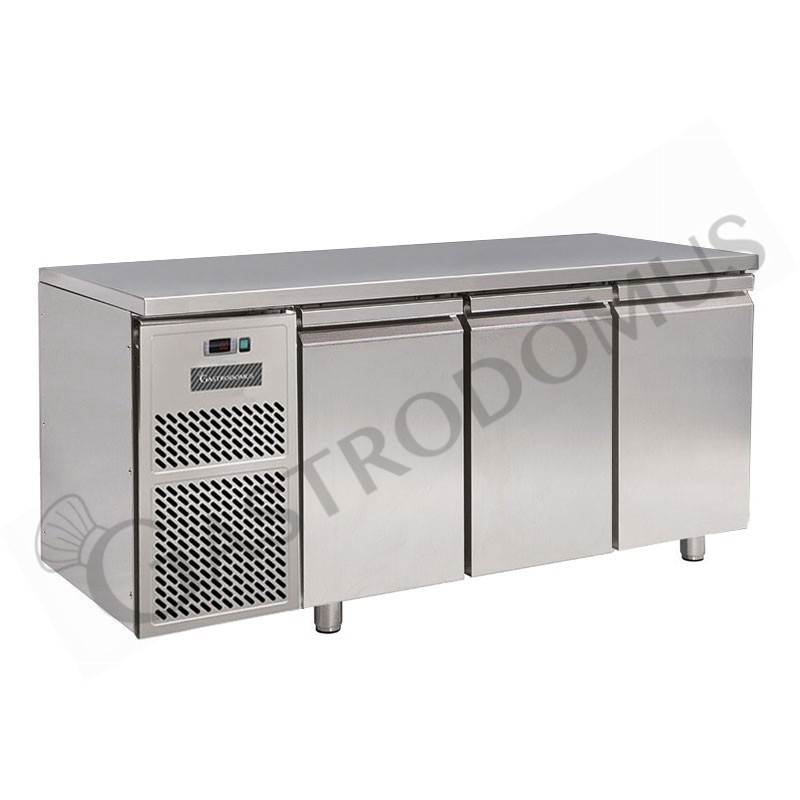 Mesa Refrigerada Motor a la izquierda 3 Puertas 600 mm de profundidad 0°C/+10°C Clase de eficiencia energética D