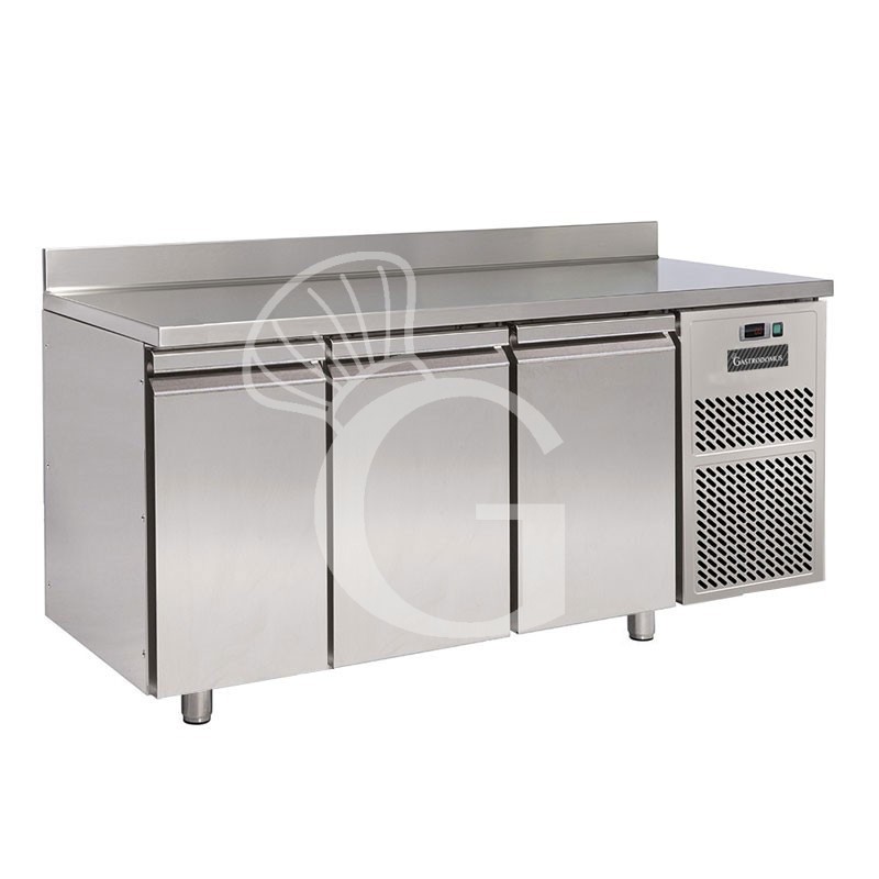 Mesa refrigerada 3 puertas Peto 700 mm de profundidad 0°C/+10°C clase de eficiencia energética C