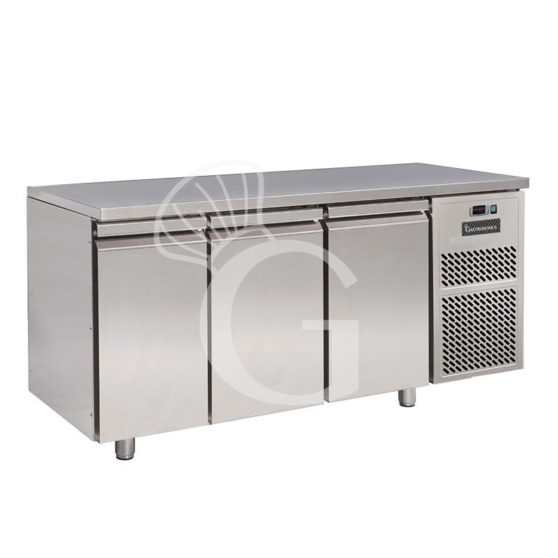 Mesa Refrigerada para gastronomía 3 puertas 700 mm de profundidad -18°C/-22°C, clase de eficiencia energética G
