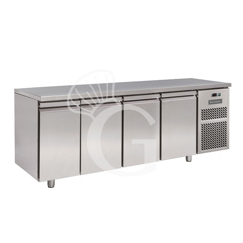 Mesa refrigerada 4 puertas 700 mm de profundidad 0°C/+10°C clase de eficiencia energética C