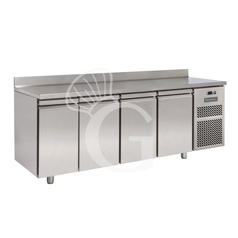 Mesa refrigerada 4 puertas Peto 700 mm de profundidad 0°C/+10°C clase de eficiencia energética C