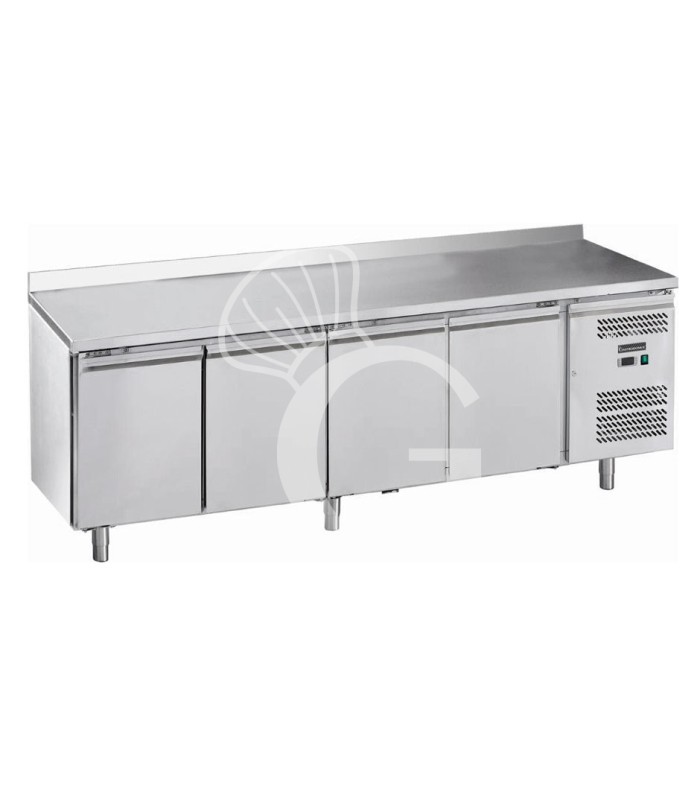 Mesa Refrigerada 4 Puertas con Peto 700 mm de profundidad -2°C/+8°C Clase de eficiencia energética C