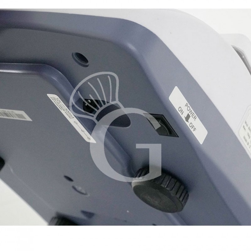 Balanza de control con capacidad de 30 kg y precisión de 1 g. L 340 mm x P 320 mm x A 125 mm