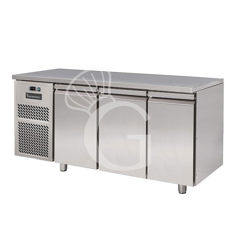 Mesa Refrigerada 3 puertas 600 mm de profundidad -18°C/-22°C motor a la izquierda clase de eficiencia energética G