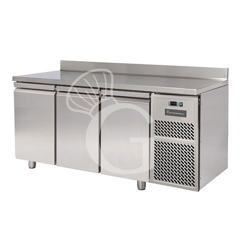Mesa refrigerada 3 puertas Peto 700 mm de profundidad 0°C/+10°C clase de eficiencia energética C