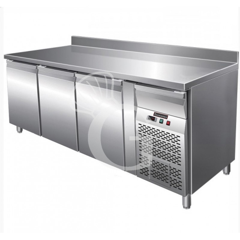 Mesa Refrigerada para gastronomía con peto 3 Puertas 700 mm de profundidad -18°C/-22°C