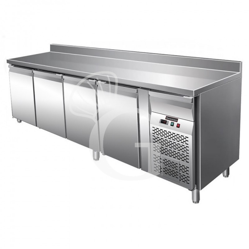 Mesa Refrigerada para gastronomía con peto, 4 Puertas, 700 mm de profundidad y temperatura  -18°/-22°C