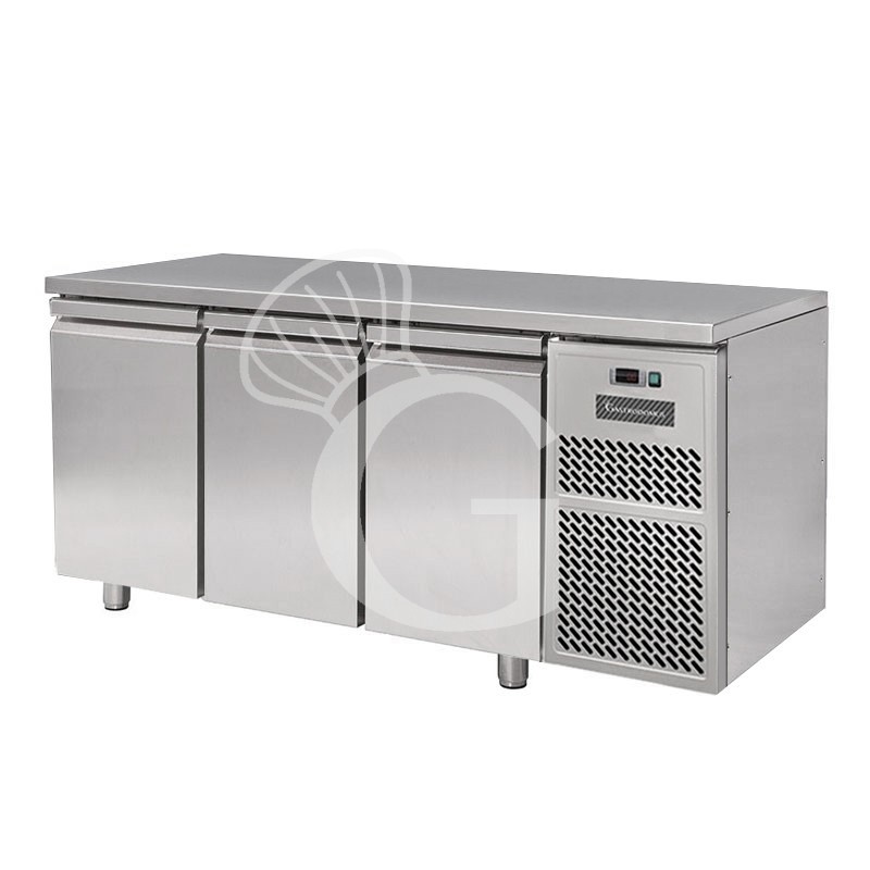 Mesa Refrigerada para gastronomía 3 puertas 700 mm de profundidad -18°C/-22°C, clase de eficiencia energética G