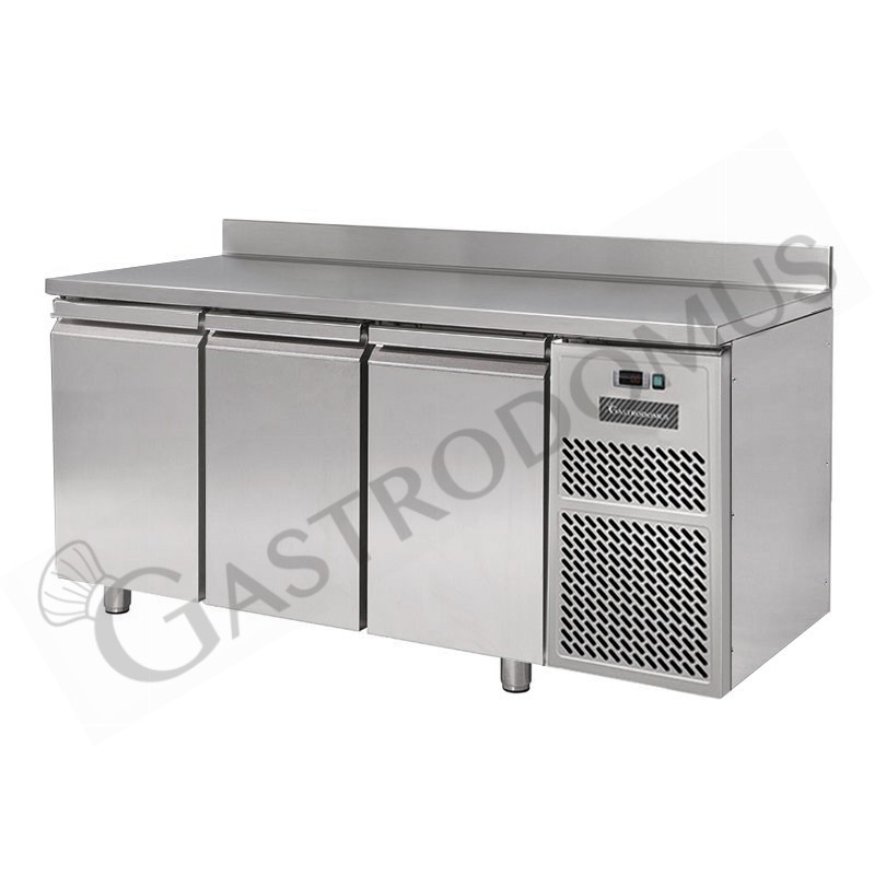 Mesa Refrigerada para gastronomía 3 puertas Peto 700 mm de profundidad -18°C/-22°C, clase de eficiencia energética G