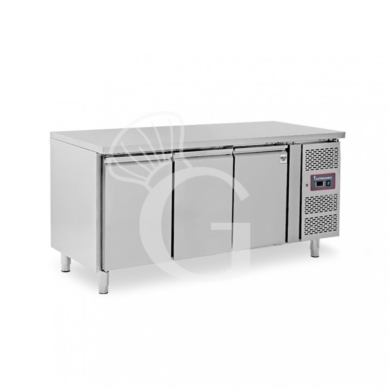 Mesa Refrigerada 3 Puertas 700 mm de profundidad -2°C/+8°C Clase de eficiencia energética E