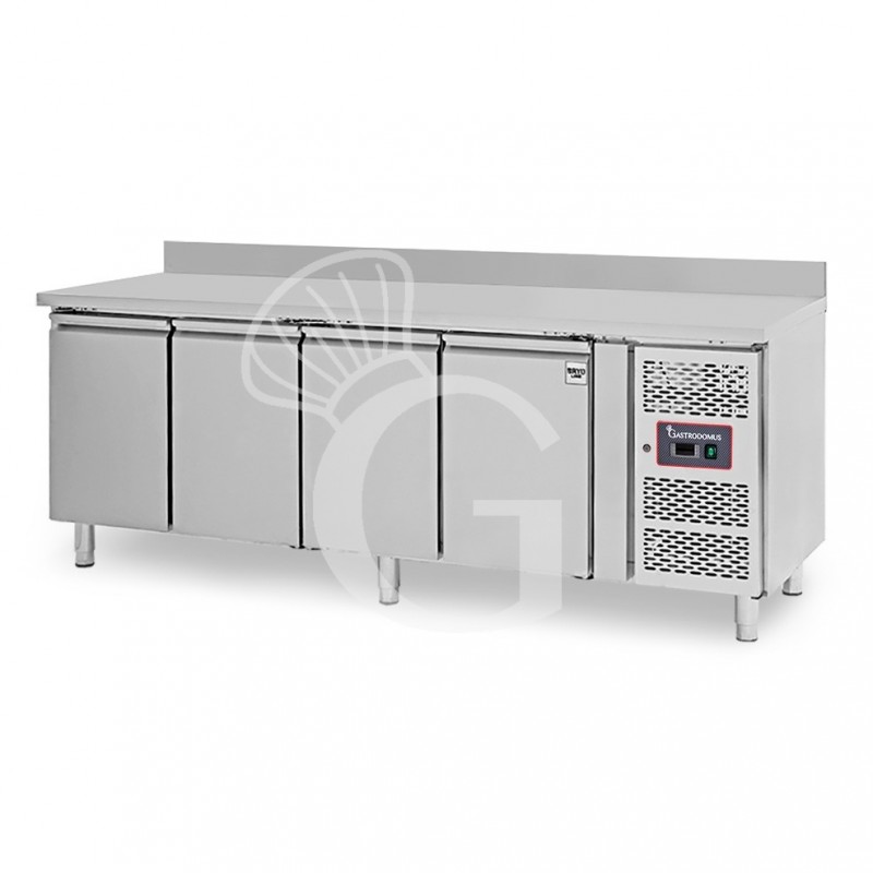 Mesa Refrigerada 4 Puertas con Peto 700 mm de profundidad -2°C/+8°C Clase de eficiencia energética E