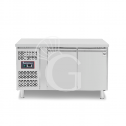 Mesa refrigerada 2 puertas, 700 mm de profundidad +2°C/+8°C motor a la izquierda, clase de eficiencia energética B
