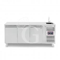 Mesa refrigerada 3 puertas con fregadero y grifo, 700 mm de profundidad +2°C/+8°C motor a la derecha